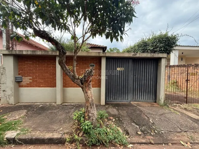 Venda de Casas / Padrão na cidade de Araraquara