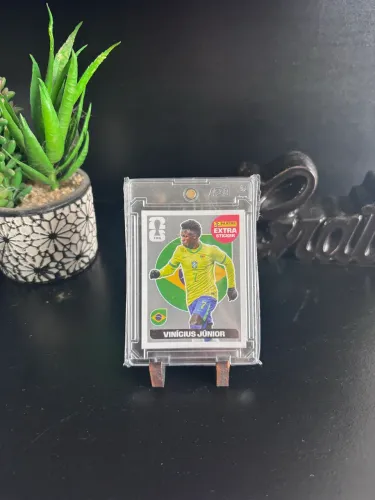 FIGURINHA DA COPA 2026 VINI JR PRATA ( ORIGINAL TIRADO NO PACOTE)