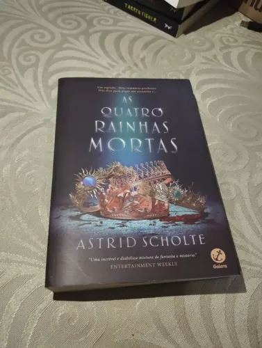Livro: As quatro rainhas mortas.