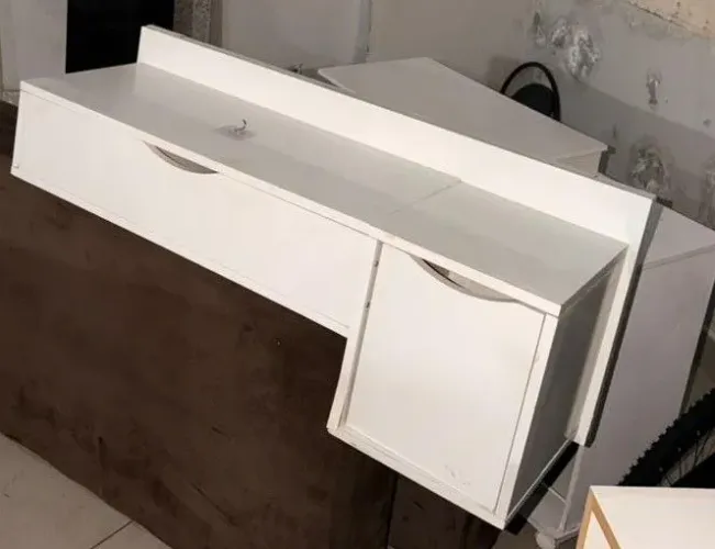 Pendiadeira branca com espelho super concervada