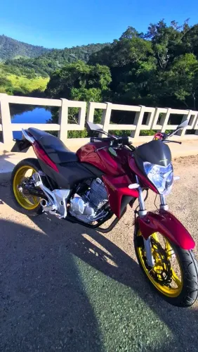 Cb 300r moto impecável pra quem procura algo diferente 