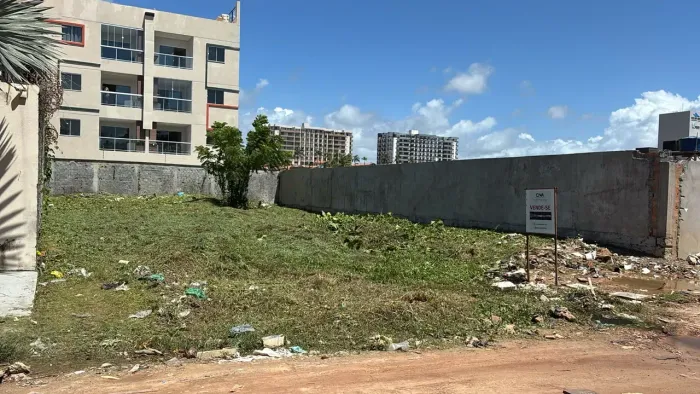 Lote perto da praia