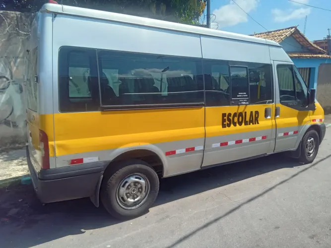 Ford Transit Furgão 2.2 Tdci Longa Diesel 2012