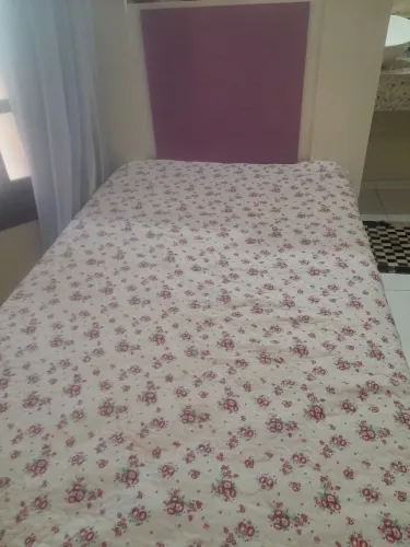 Vende-se cama + colchão solteiro