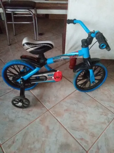 Bicicleta infantil, só pegar e andar.