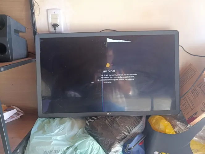 Smart TV LG 32" tela com defeito