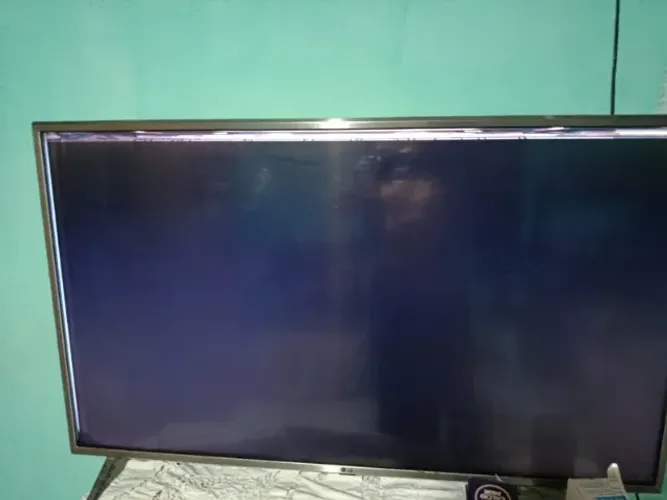 Smart TV LG 43 Polegada 4K com PROBLEMA NO DISPLAY
