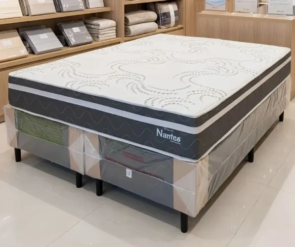 CAMA BOX QUEEN COM MOLAS ENSACADAS