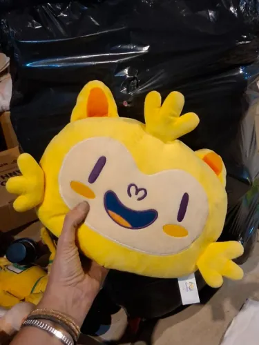 Almofada de pelúcia do Vinicius, o mascote oficial dos Jogos Olímpicos Rio 2016.