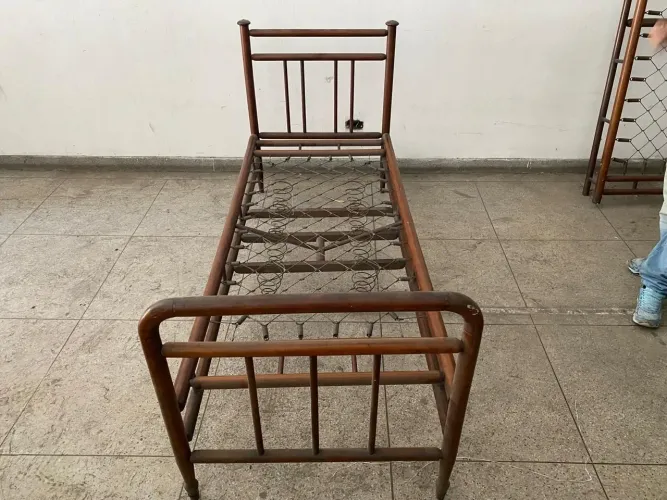 CONJUNTO CAMA PATENTE E BERÇO PATENTE
