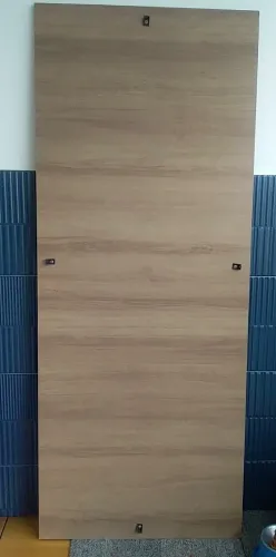 folha madeira mdf lisa com acabamento melamínico em tom de carvalho 150x60x1,5cm