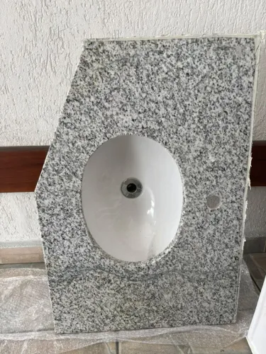 Vendo bancada marmore de banheiro/lavabo em pedra de granito (Cinza Corumbá)