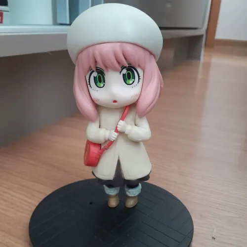Figure Anya Forger White Winter Oufit spy x family