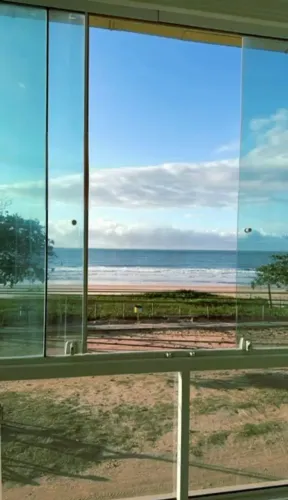 DUPLEX FRENTE PRAIA D'ULÉ!!! TODA MOBILIADA!!! ÁREA DE CHURRASQUEIRA E PISCINA!!!