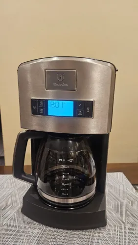 Cafeteira Electrolux CHEFF CMP10