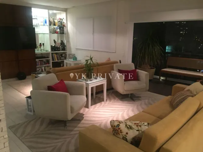 Apartamento à Venda no Condomínio Paradiso, Rua Fabiá, Vila Romana/ 172m²/ 3 Suítes/ 3 Vag