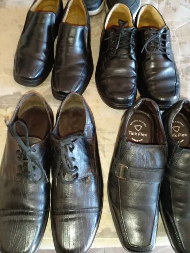 Sapatos masc.,valor unitario 35 reais varios num. 37 ao 42 bem conservado