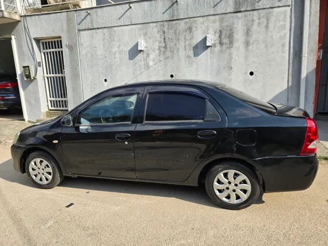 Toyota Etios X Sedan 1.5 Flex 16V 4P Mec. 2015