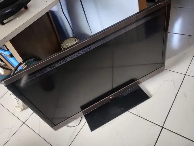 Tv LG 53pol led não é smart eu acho