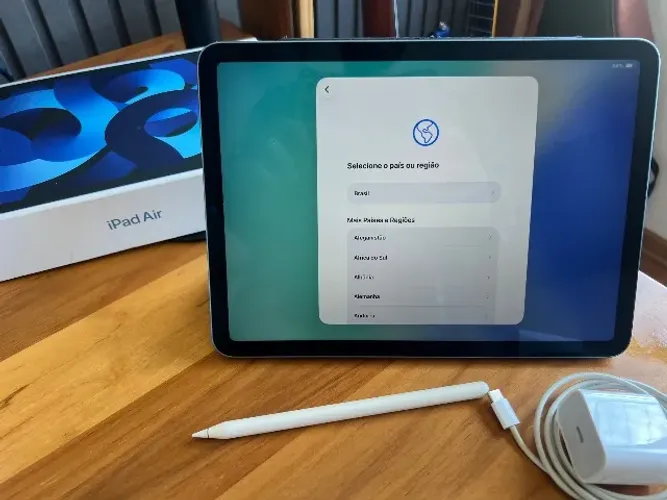 iPad Air 5ª geração M1 64 GB com acessórios