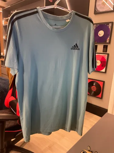Camisa adidas - oficial - tamanho M