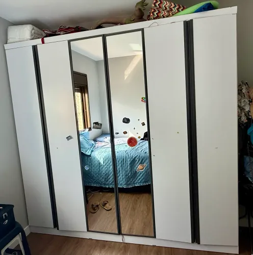 Vende-se guarda roupas