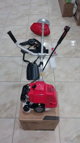 Roçadeira a gasolina TBC52x 2hp e 52cc Toyama - Nova/Loja