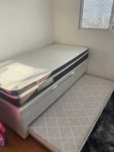 Vendo bicama com baú+ dois colchões D33 molas ensacadas