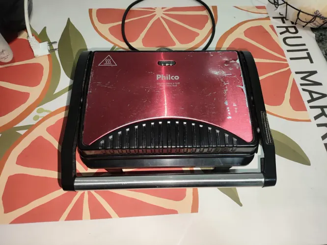 Sanduicheira e Grill Press Inox Red Philco 220V - Vermelha | Usada em Ótimo Estado