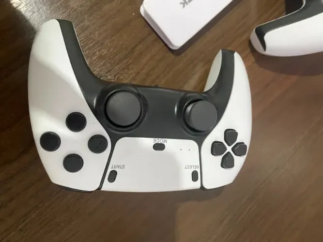 Game Stick 4K Pro com 2 controles sem fio