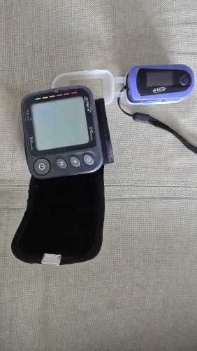Aparelho de pressão e oxímetro de pulso portátil G-Tech