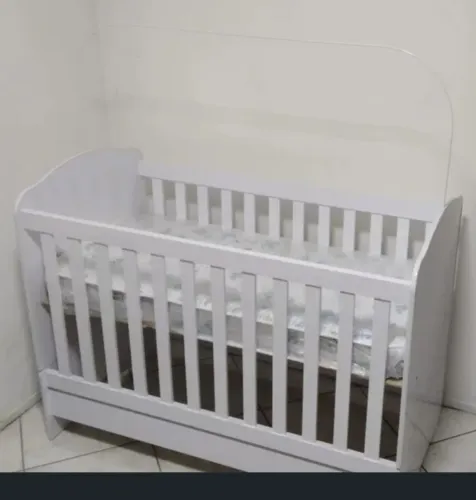 Berço que vira mini-cama 3 em 1