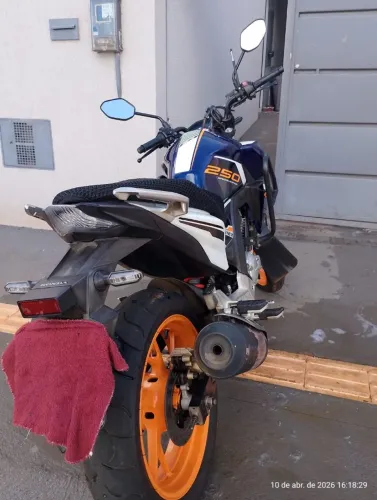 Honda cb 250 twister 2020 impecavel