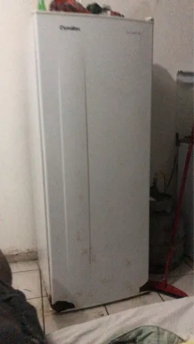 Vendo geladeira 200$