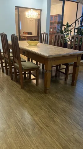 Mesa de jantar quadrada
