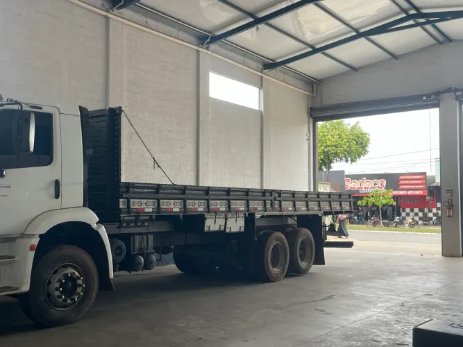 Carroceria de madeira Barata 8.40mt