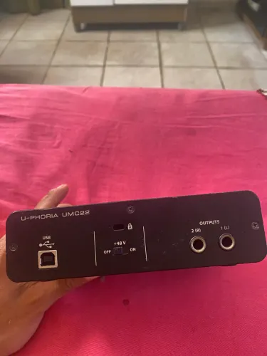 Behringer UMC 22