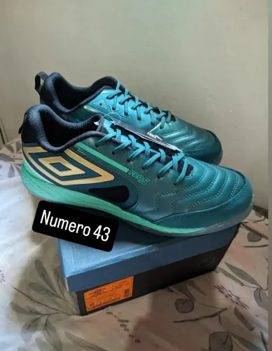 Chuteira futsal Umbro Pro 5 Bump 43 NOVA