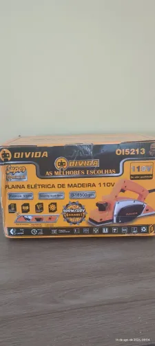 Plaina elétrica de madeira 110 volts.