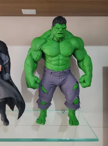 Figure action Hulk, 32cm, em.PLA, pintura a mão.