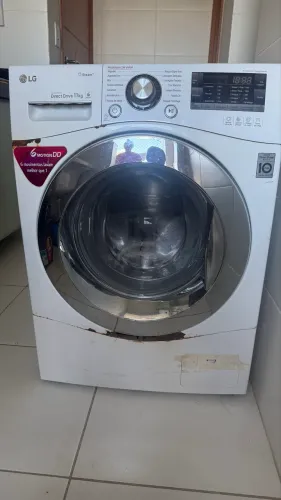 Máquina de lavar com defeito 