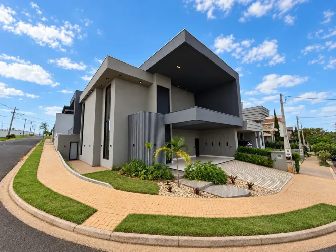 Casa nunca habitada para alugar no Quinta do Lago com 3 suítes.