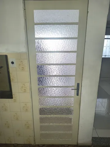 Vendo porta em bom estado