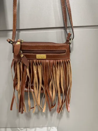 Bolsa Fenzzo em couro legítimo
