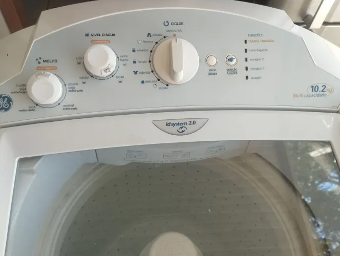 Máquina de lavar roupas 10 kg marca G.E.