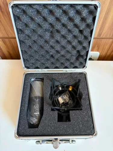 Microfone AKG P420
