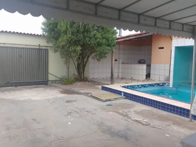 ALUGA-SE CASA C/ 3/4, 1 ST, PISCINA E GARAGEM P/ 3 CARROS NO PARQUE SÃO JERÔNIMO