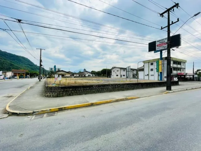 Terreno para alugar por R$ 8300.00, 1351.00 m2 - CENTENARIO - JARAGUA DO SUL/SC