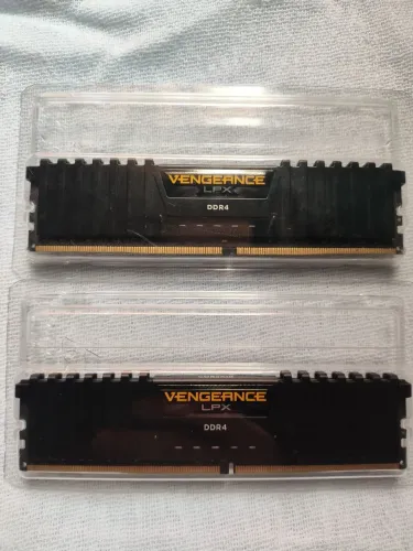 Memória Corsair Vengeance LPX DDR 4 - 8GB x 2 (16GB) - 3000HZ