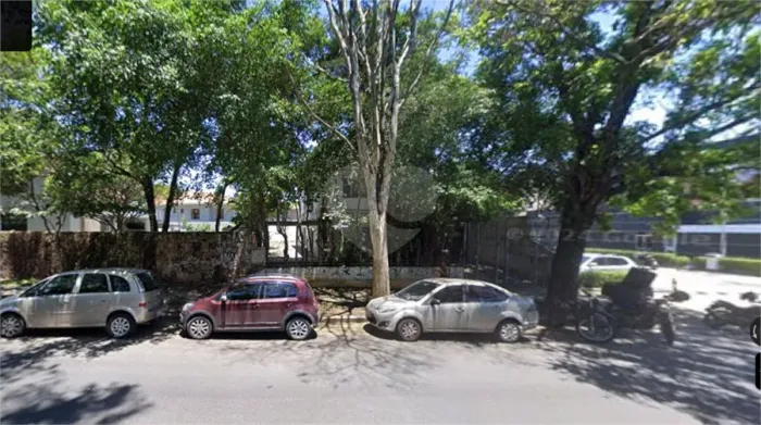 Prédio inteiro à venda em Alto de pinheiros - SP